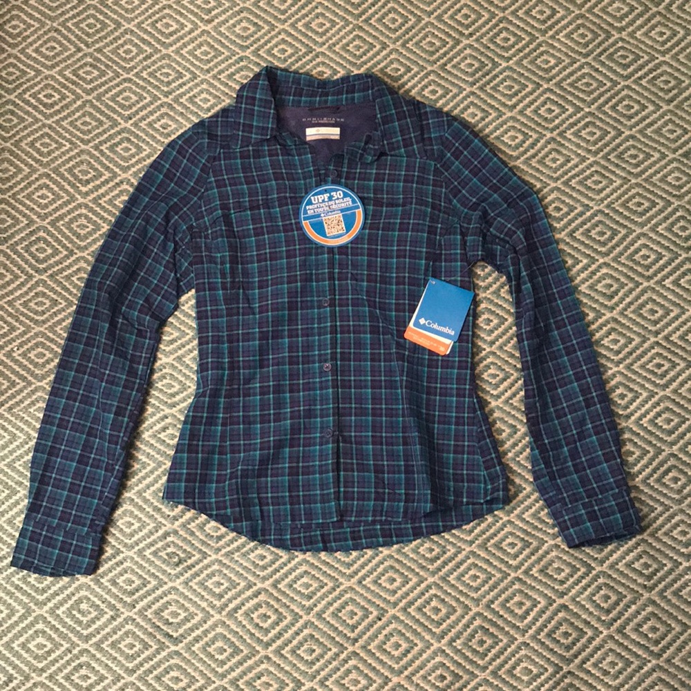Columbia Omni shade button down shirt